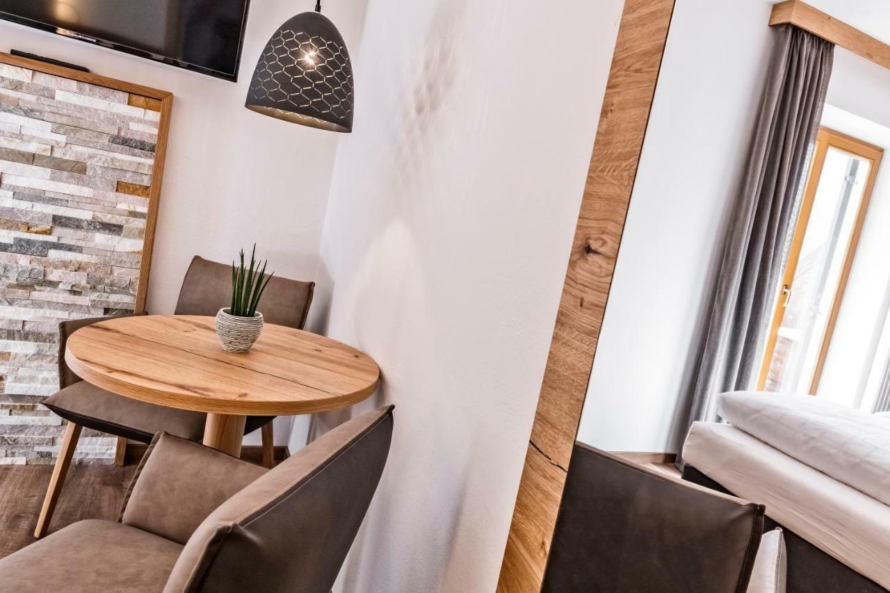 Hotel Garni Sonngart Andrian Bagian luar foto