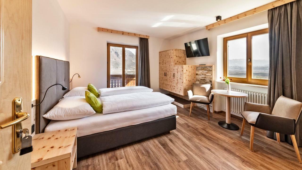 Hotel Garni Sonngart Andrian Bagian luar foto
