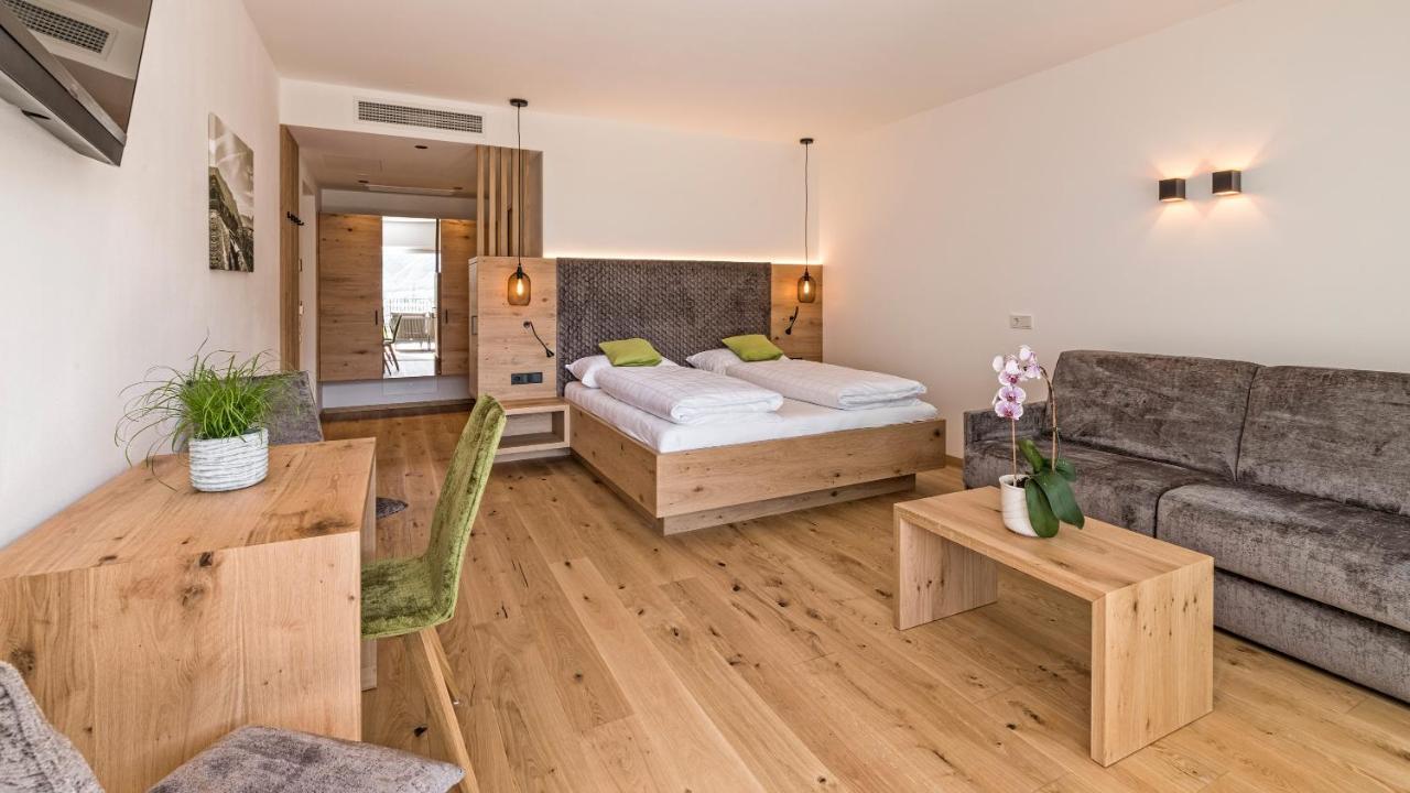 Hotel Garni Sonngart Andrian Bagian luar foto